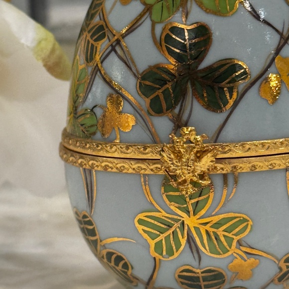 Limoges Fabergé Large Imperial Surprise Egg 24K Gold Accents Signed & Numbered - Picture 10 of 16